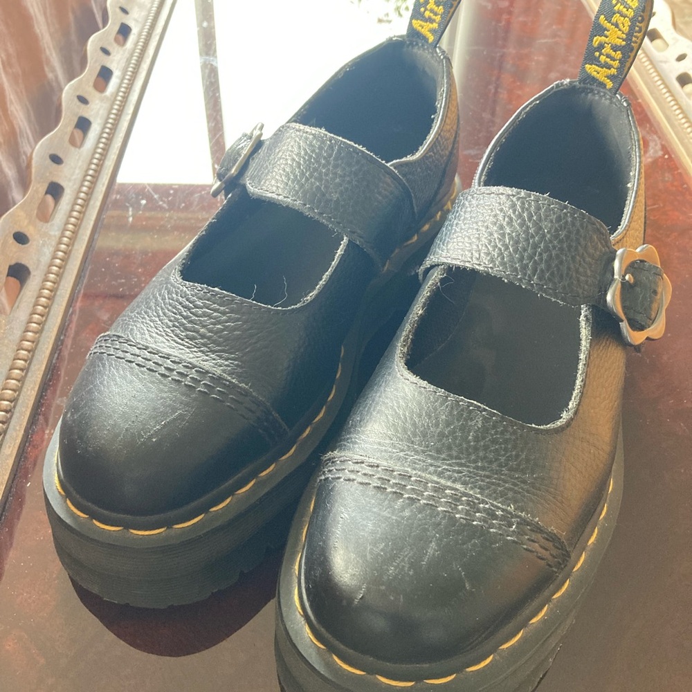 Dr Martens Womens Addina Flower Milled Nappa Leather Black platforms Size 8 EU 3